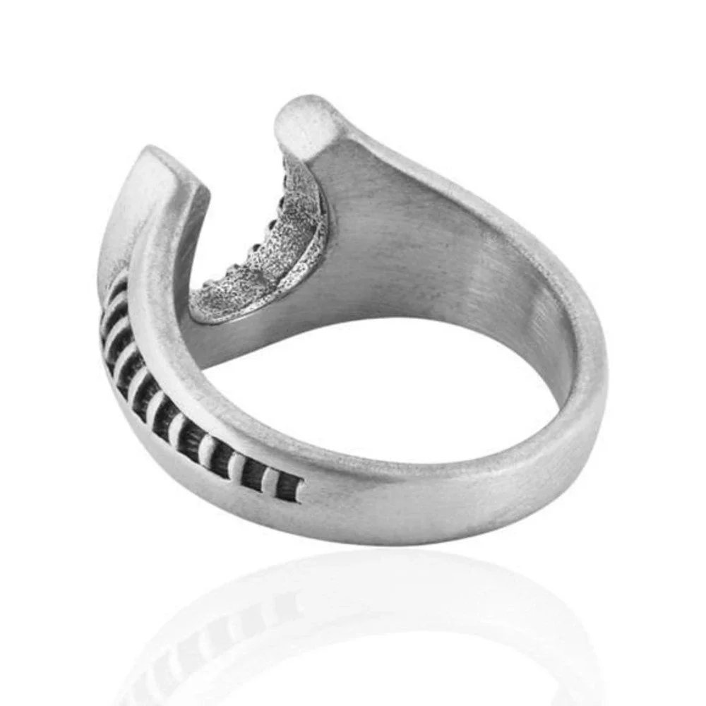 Montana Silversmiths Men's Striking Edge Lucky Horseshoe Ring Size 10 Retail $70